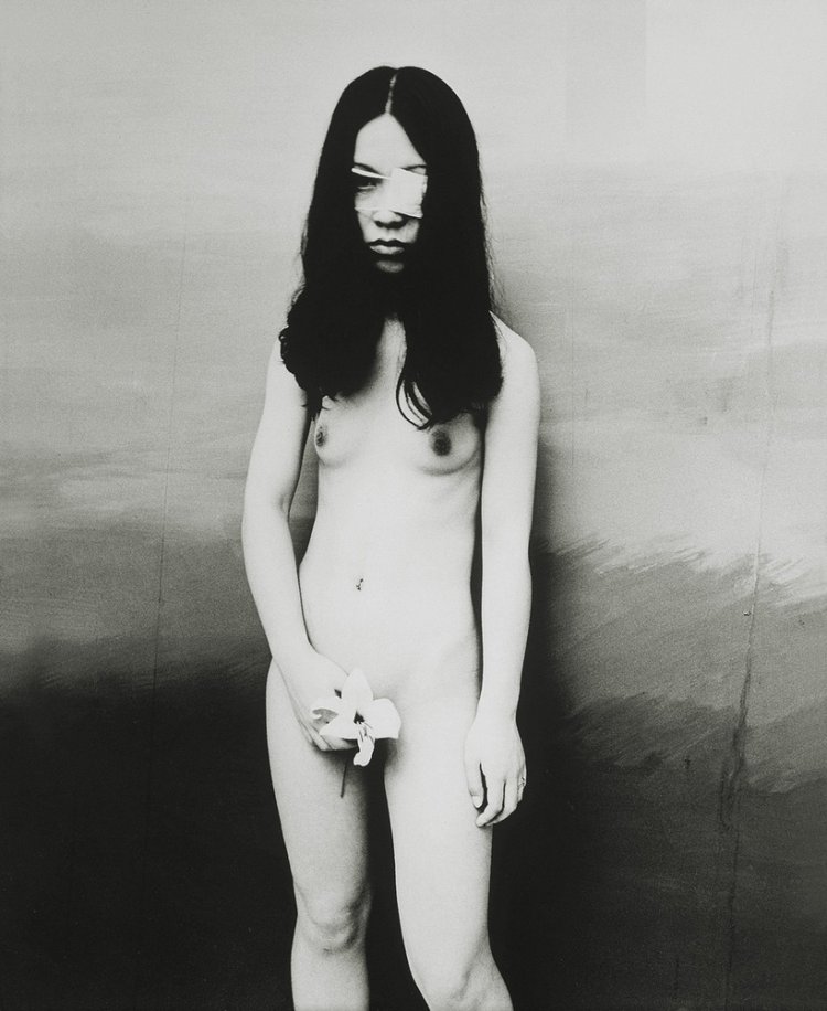 Naked photo shoot Yoko it