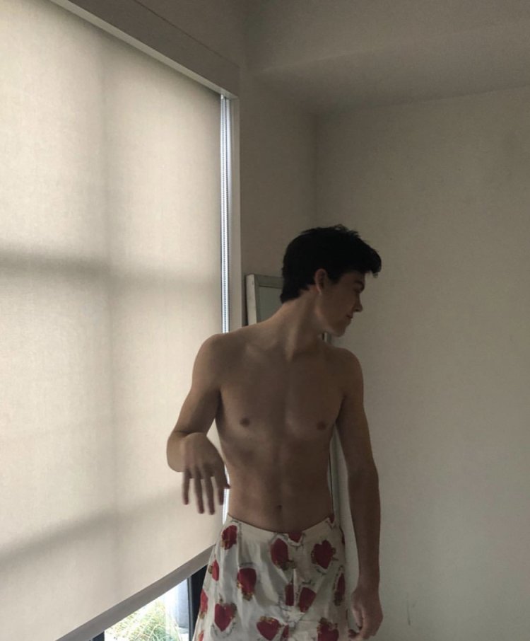 Aidan Gallagher 2020 Naked