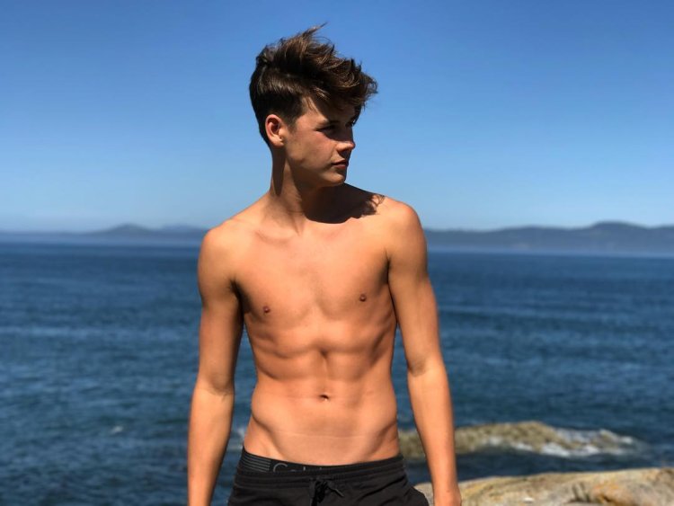 Aidan Gallagher Press