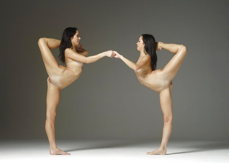 Juliet and Magdalena Hegra Falloimitator