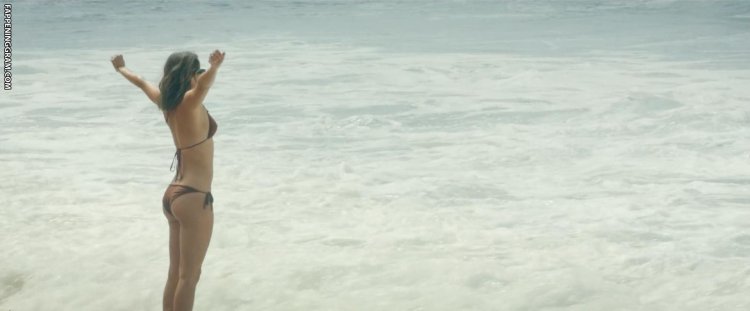 Shelly Hennig Naked photos