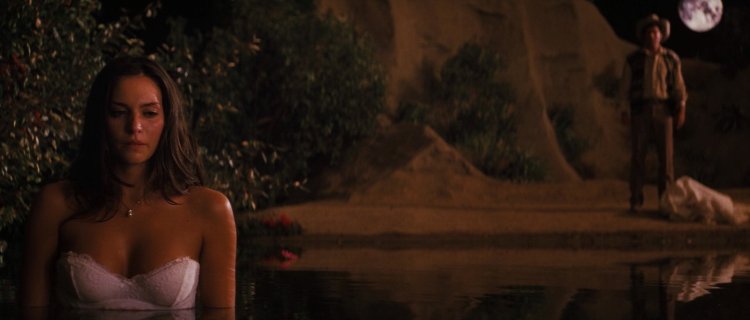 Genesis Rodriguez Tits