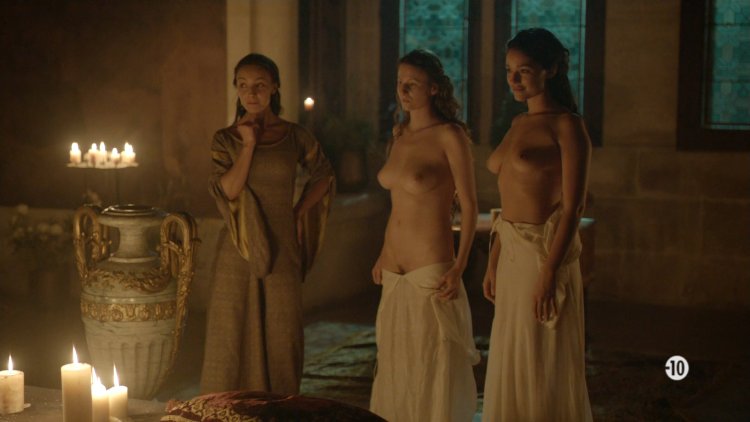 Genesis Rodriguez mafia weapons