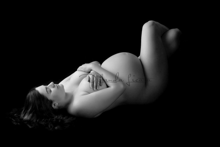 Beautiful naked pregnant women