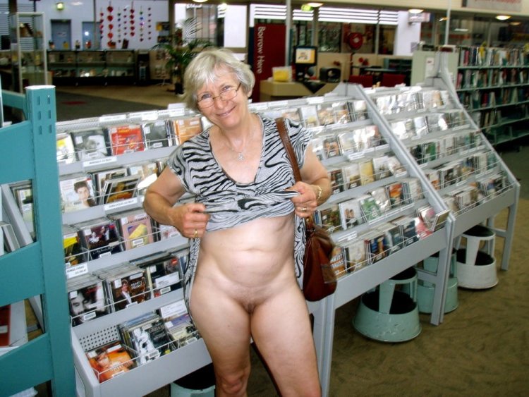 Elderly naked women in the car