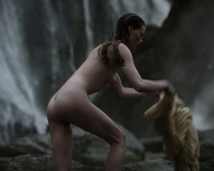 Naked Amazons in Lati