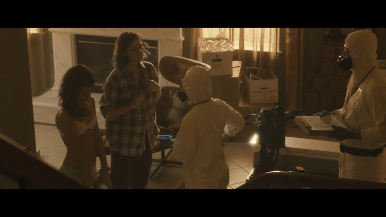 Sofia Black-d’Alia chest