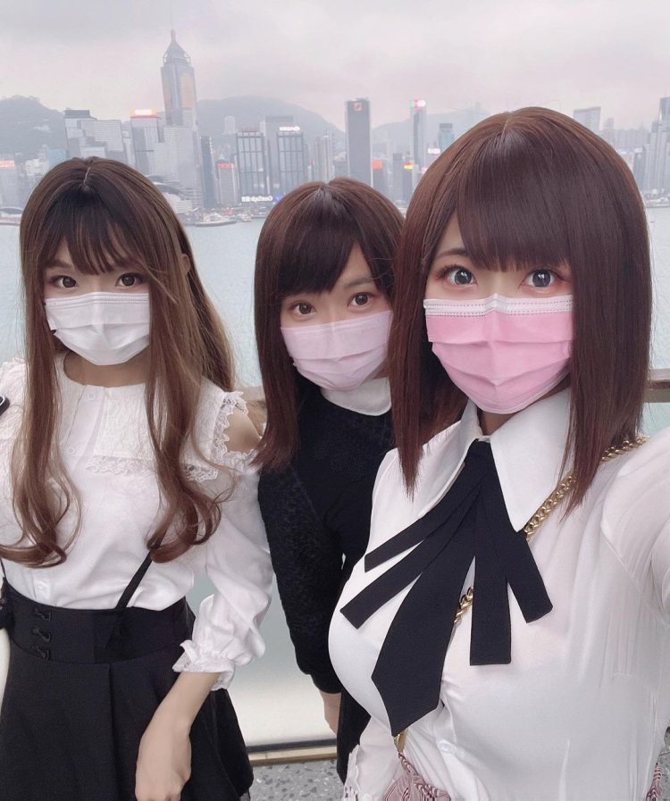 Cosplayers Harley Quinn