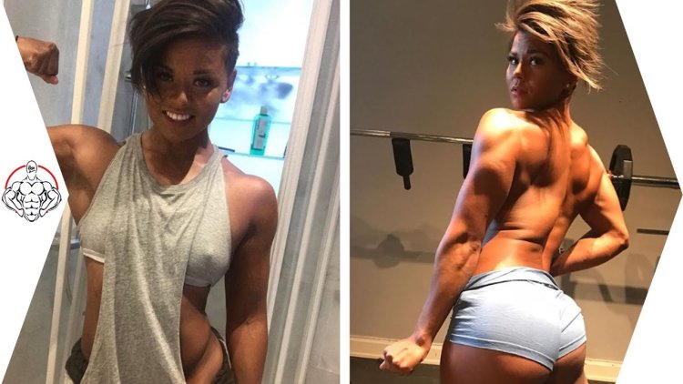 Sophie Aravenbrick is naked