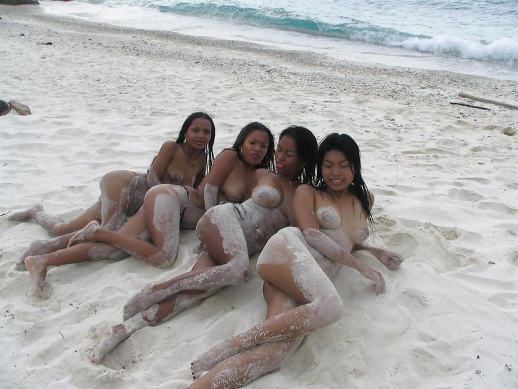 Girls sunbathe naked