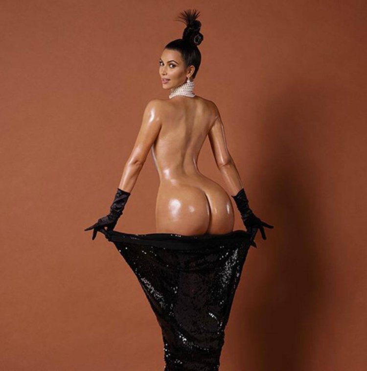 Kim Kardashian photo shoot naked
