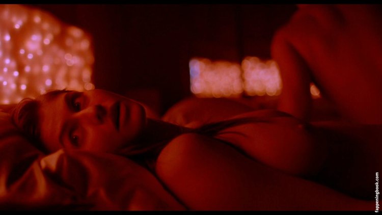 Alexandra Daddario Sex Scenes 2021