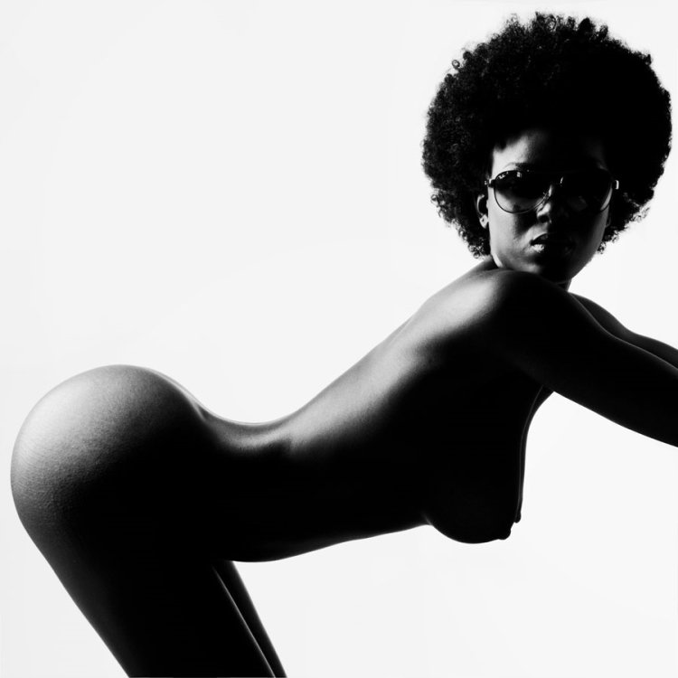 Beautiful naked African girls