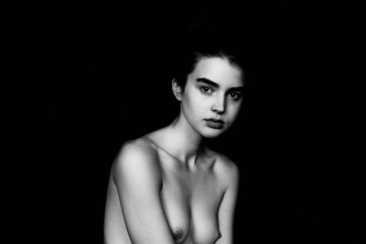 Naked Ali Michael without clothes