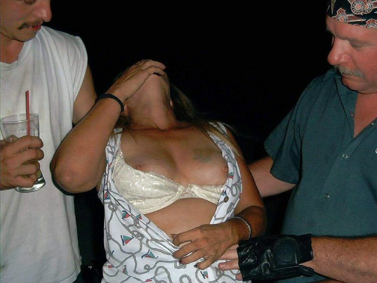 Downblouse & Nipple Peeks 051 - 150 Pics Xhamster