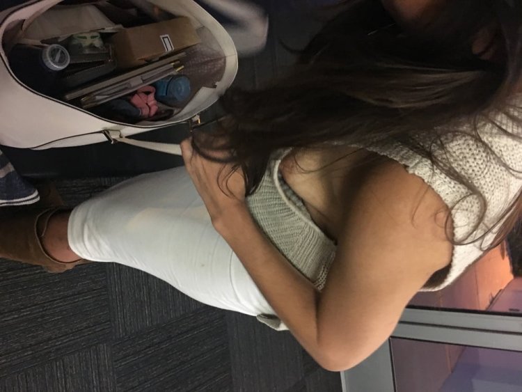 Downblouse Nipple bus