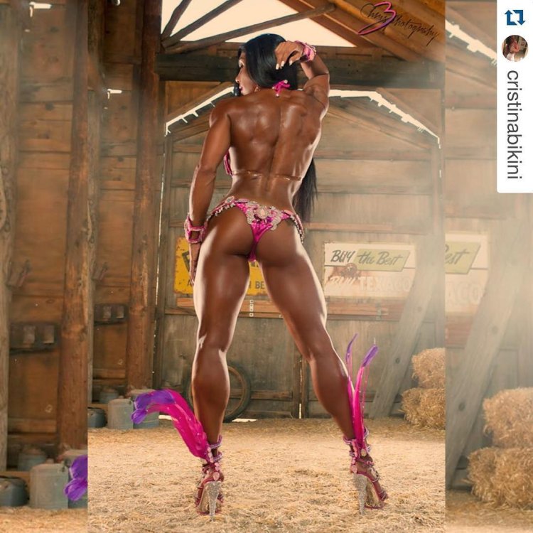 Gal Ferraira Yats naked