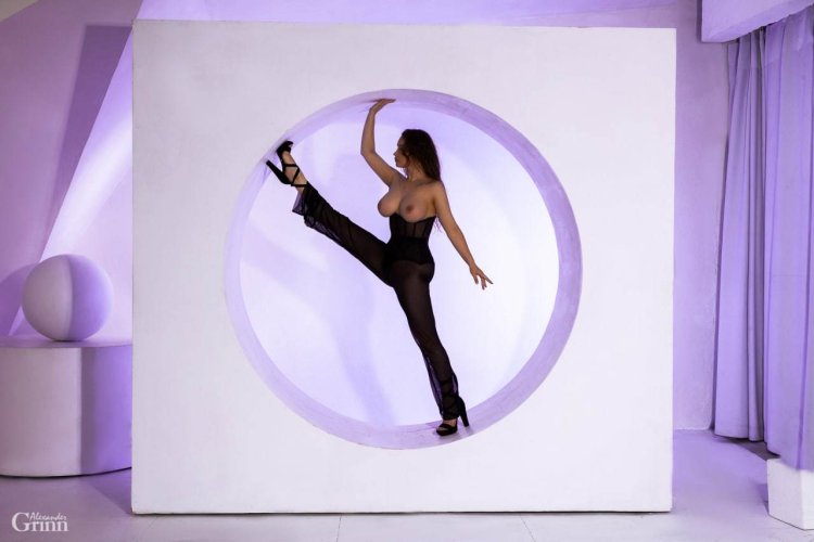 Naked crumbs of the model