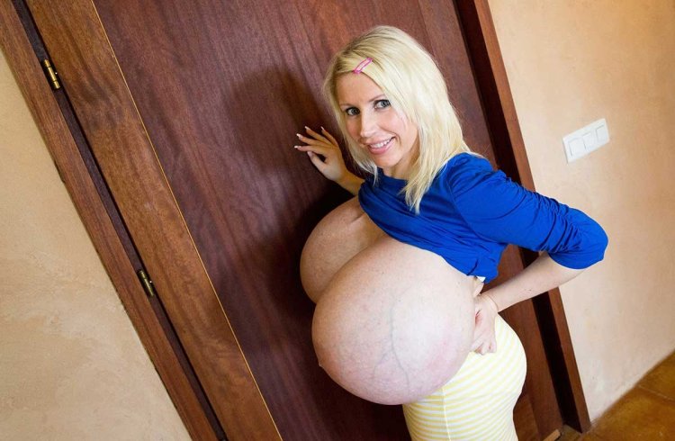Bishain German model Pregnant