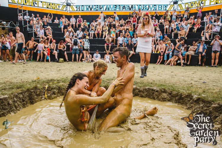 Mud Puddle Visuals Na Twitterze Mud Covered Coveralls Mud