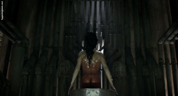 Mia Kirschner lesbian scenes