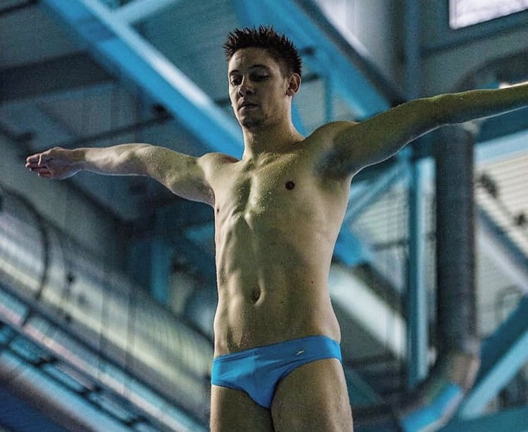 Vladimir Barbu jumping into the water