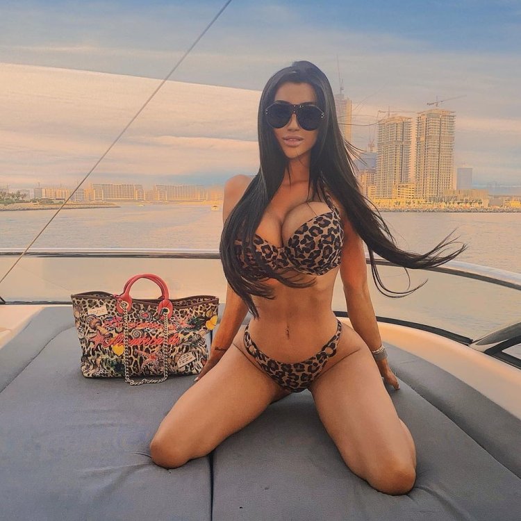 Chloe Khan (Chloe) Snapchat Boobs