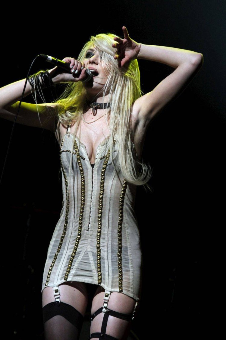 Taylor Momsen Maxim