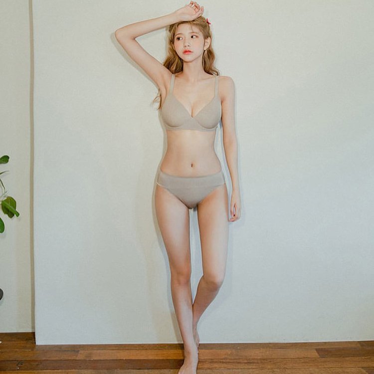 Korean Model Asaki