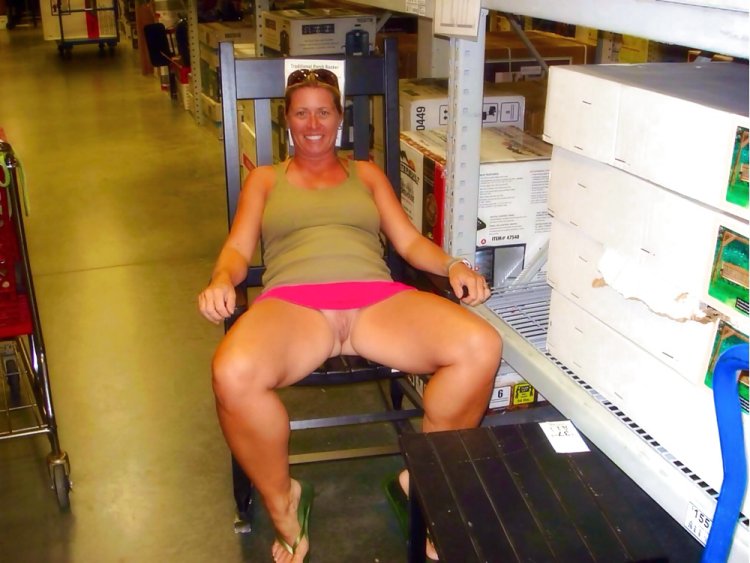 Girl Flaching Pussy in Office Public