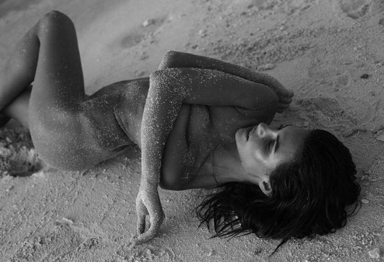 Diane Mello and Julia Salem naked