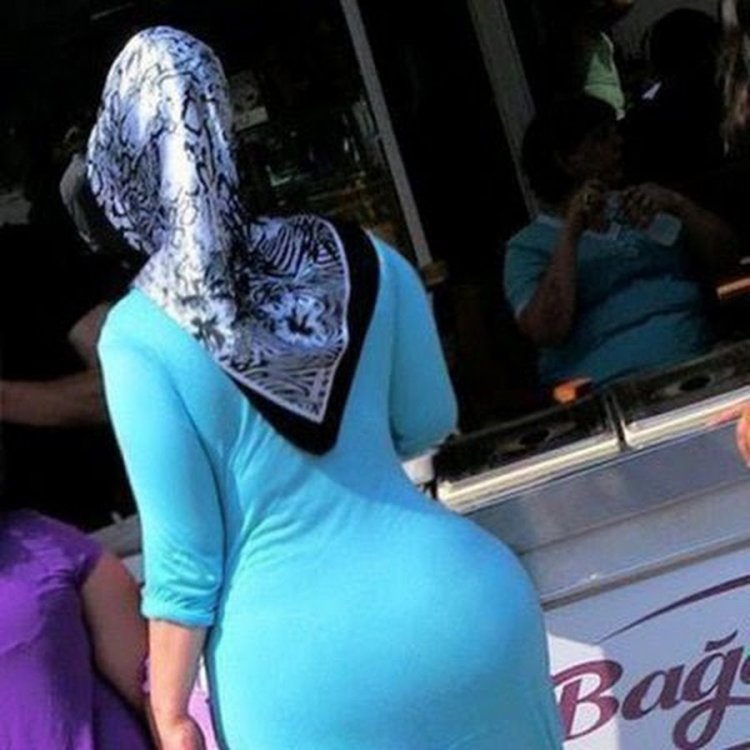 Muslim with a big booty