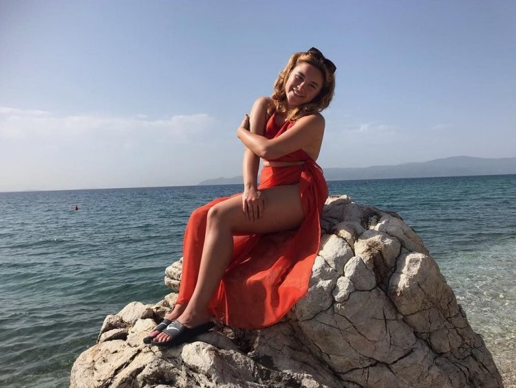 Rain Florence Breastfeeding