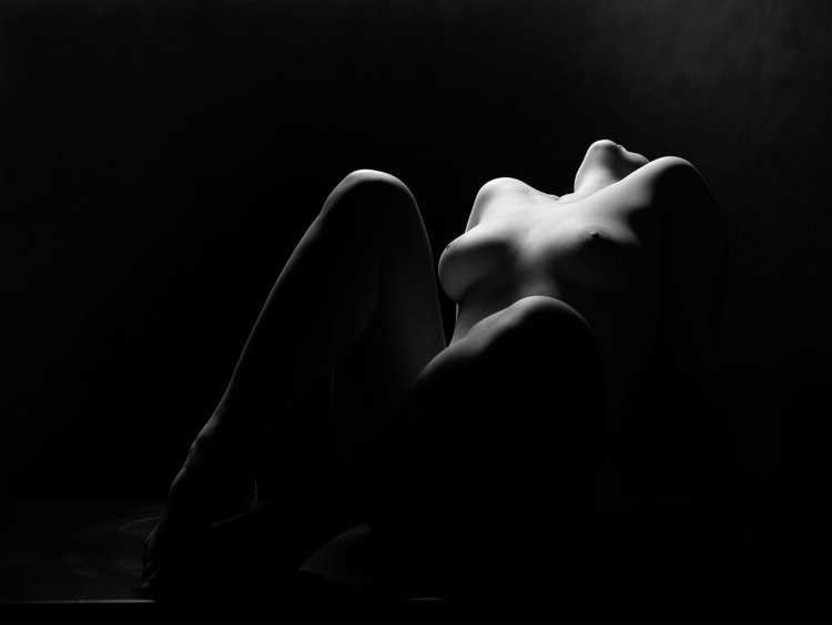 Erotic pictures blackly white