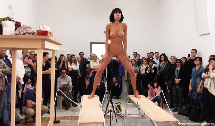 Marina Abramović & ulay "Impondrabillia", 1977