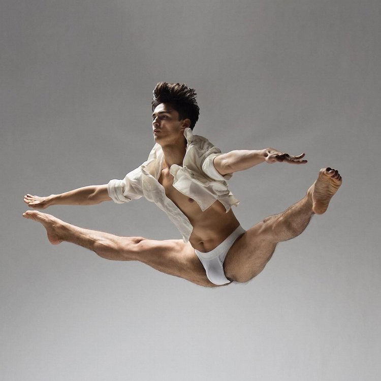 Buttocks men's ballet