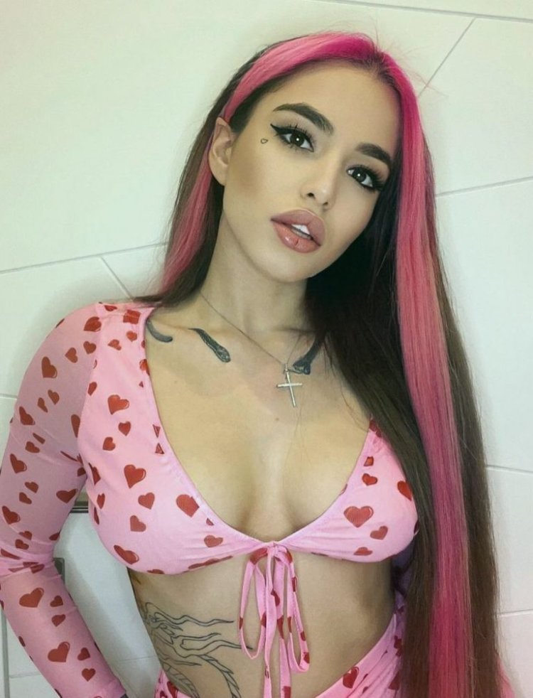 Showed breasts on Red Square