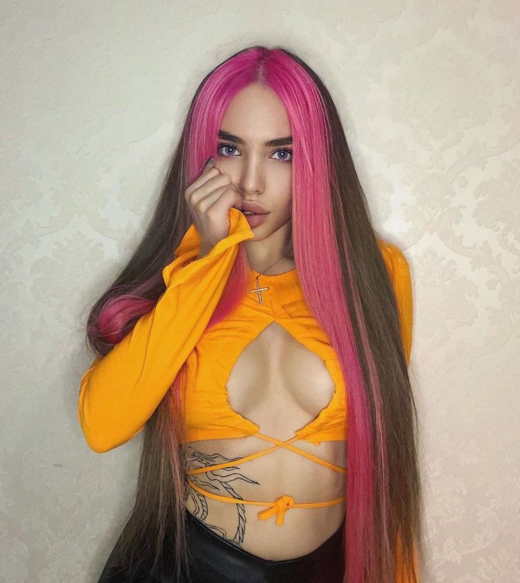 Alisa__musa ￼s pink hair