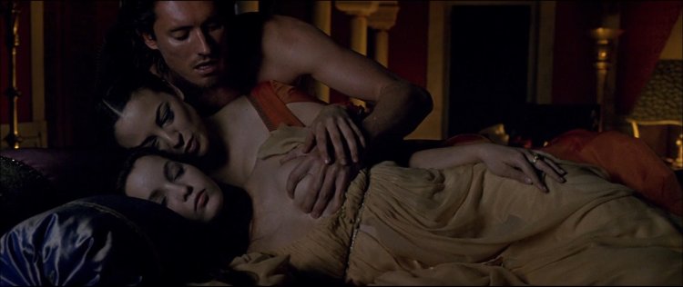 Esther Exposito Topless