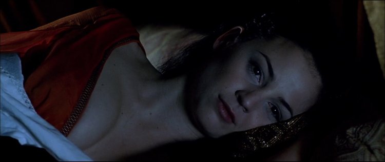 Naked Hannah War in the series "Boss", 2011