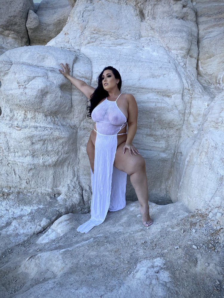 Model Saiz Plus Amber Nova