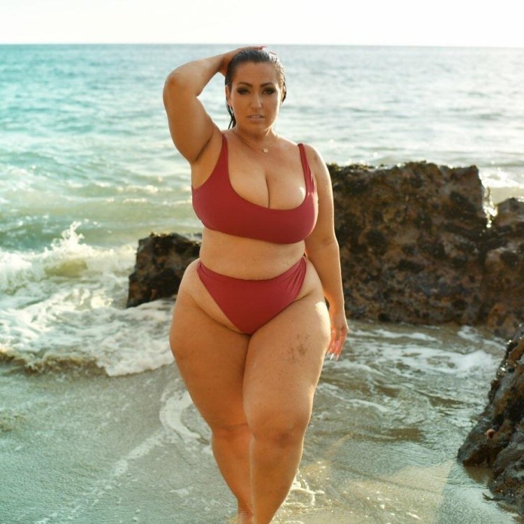 Model Saiz Plus Amber Nova