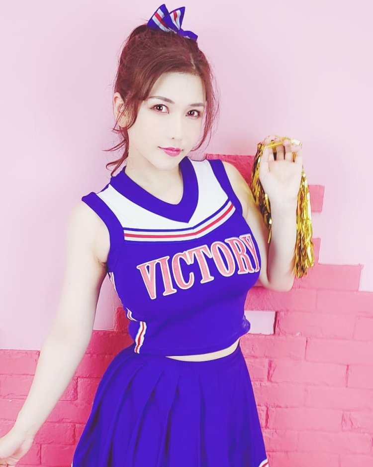 Hitomi Tanaka and Henri Okita