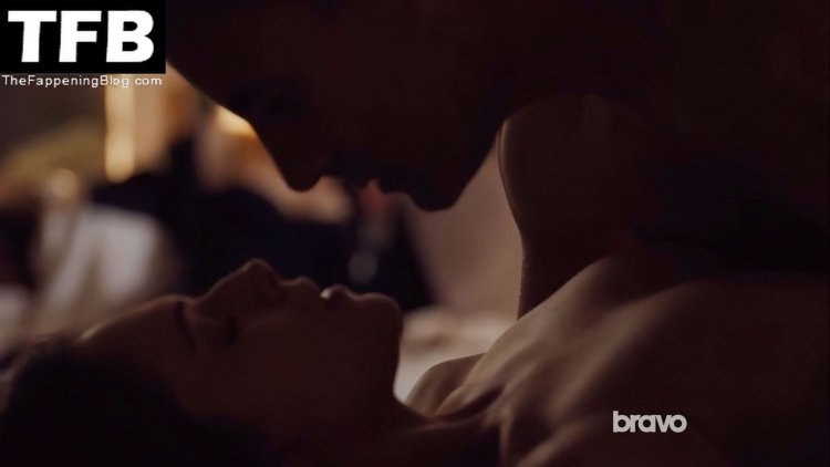 Amanda Rigette without panties