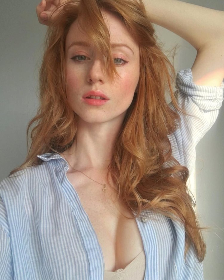 Alina Kovalenko photo