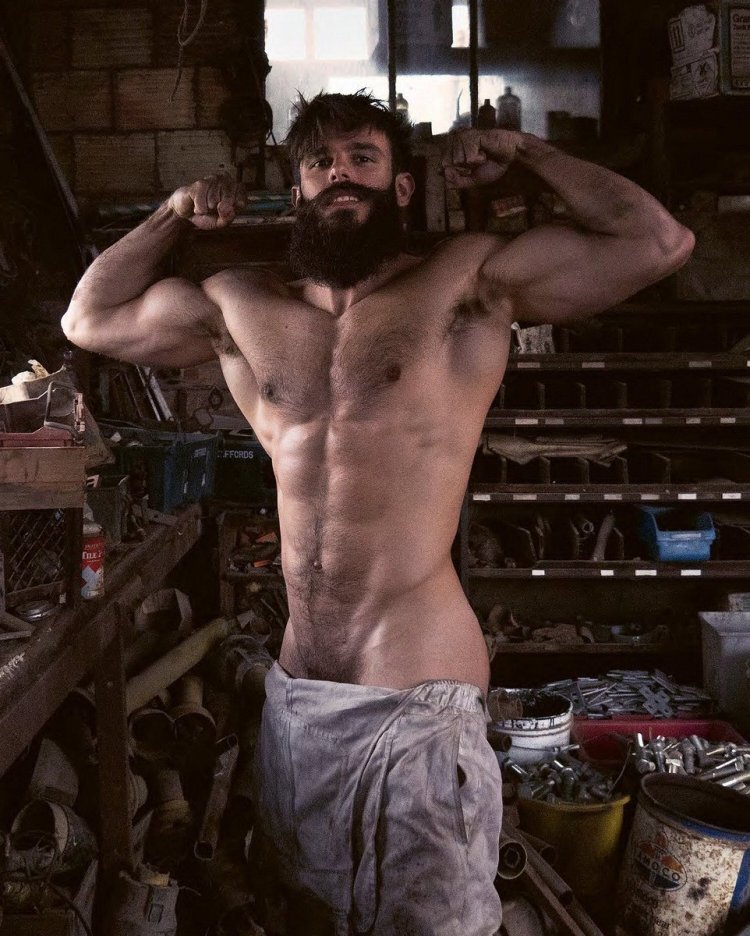 Naked Killian Billiard