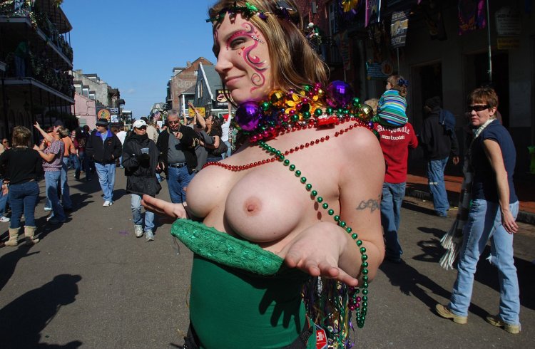 Girls undress for beads