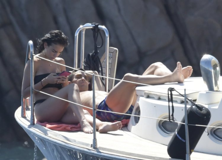 Georgina Rodriguez 18 +