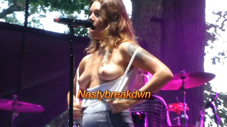 Tove Lo shows naked breasts