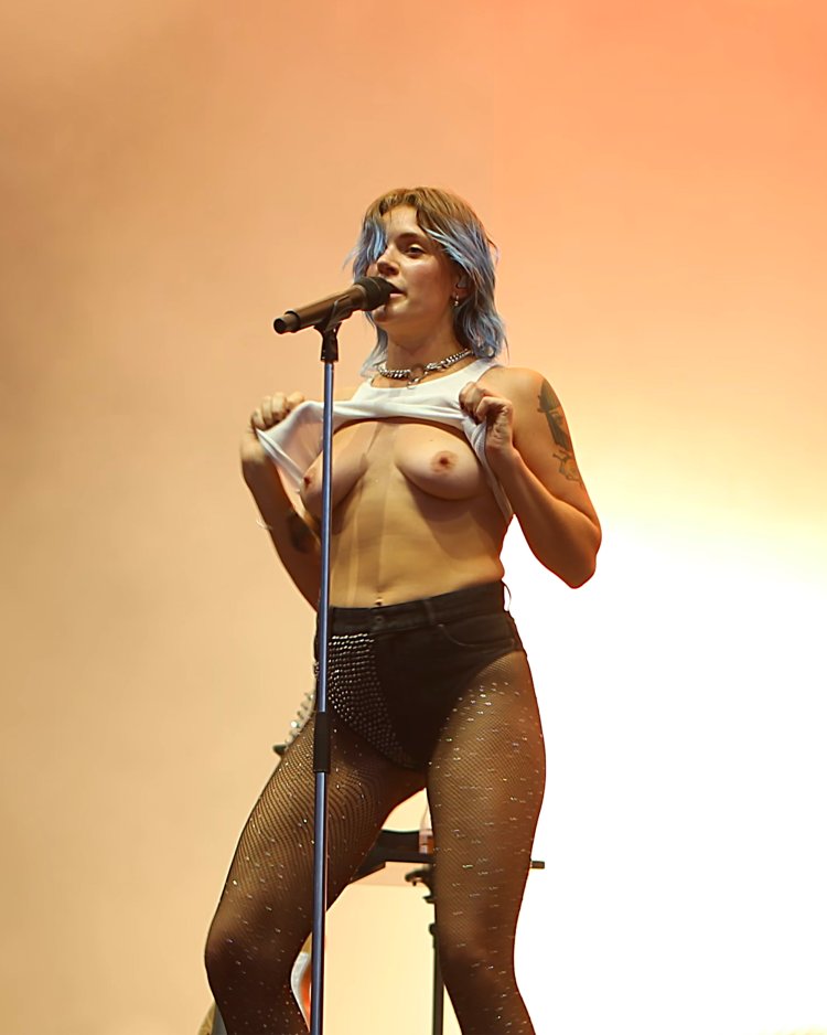TOVE LO TOPLESS